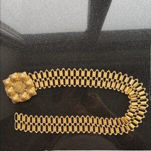 Luxurious Gold Women's Belt